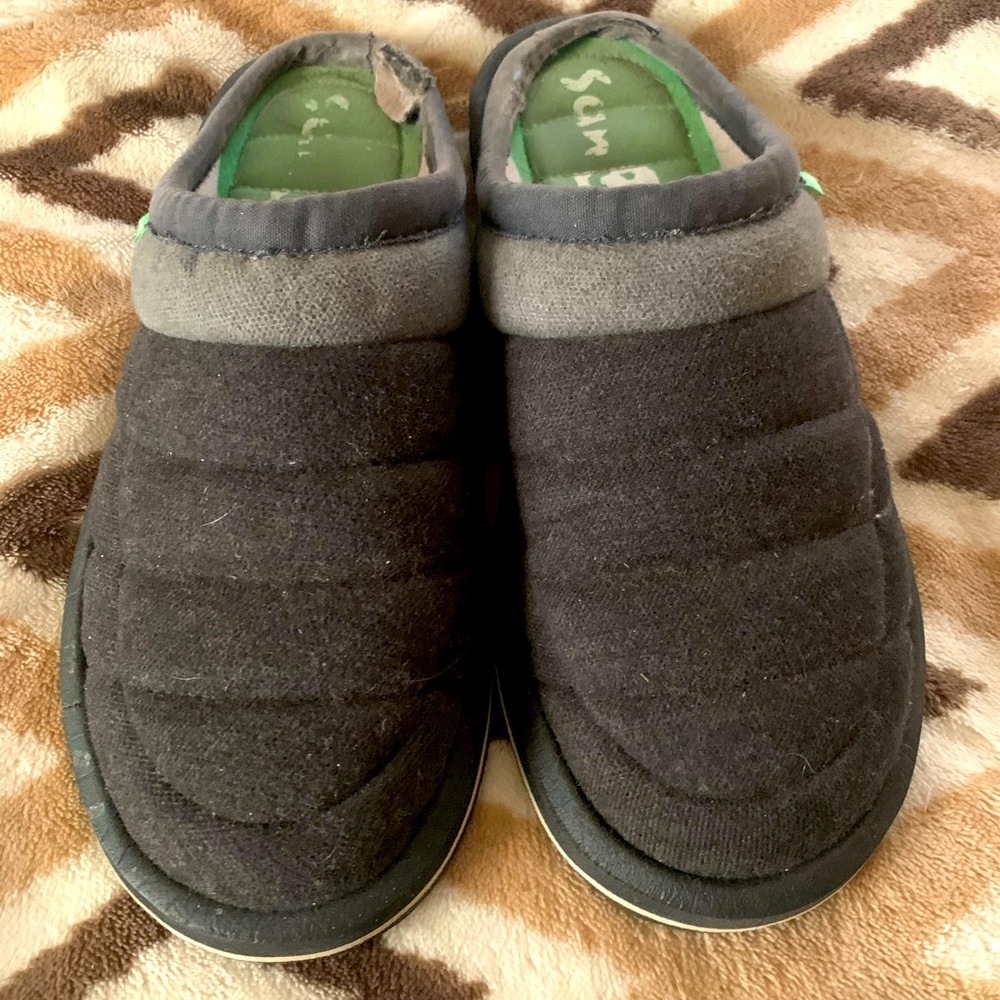 Sanuk men’s slippers size 12